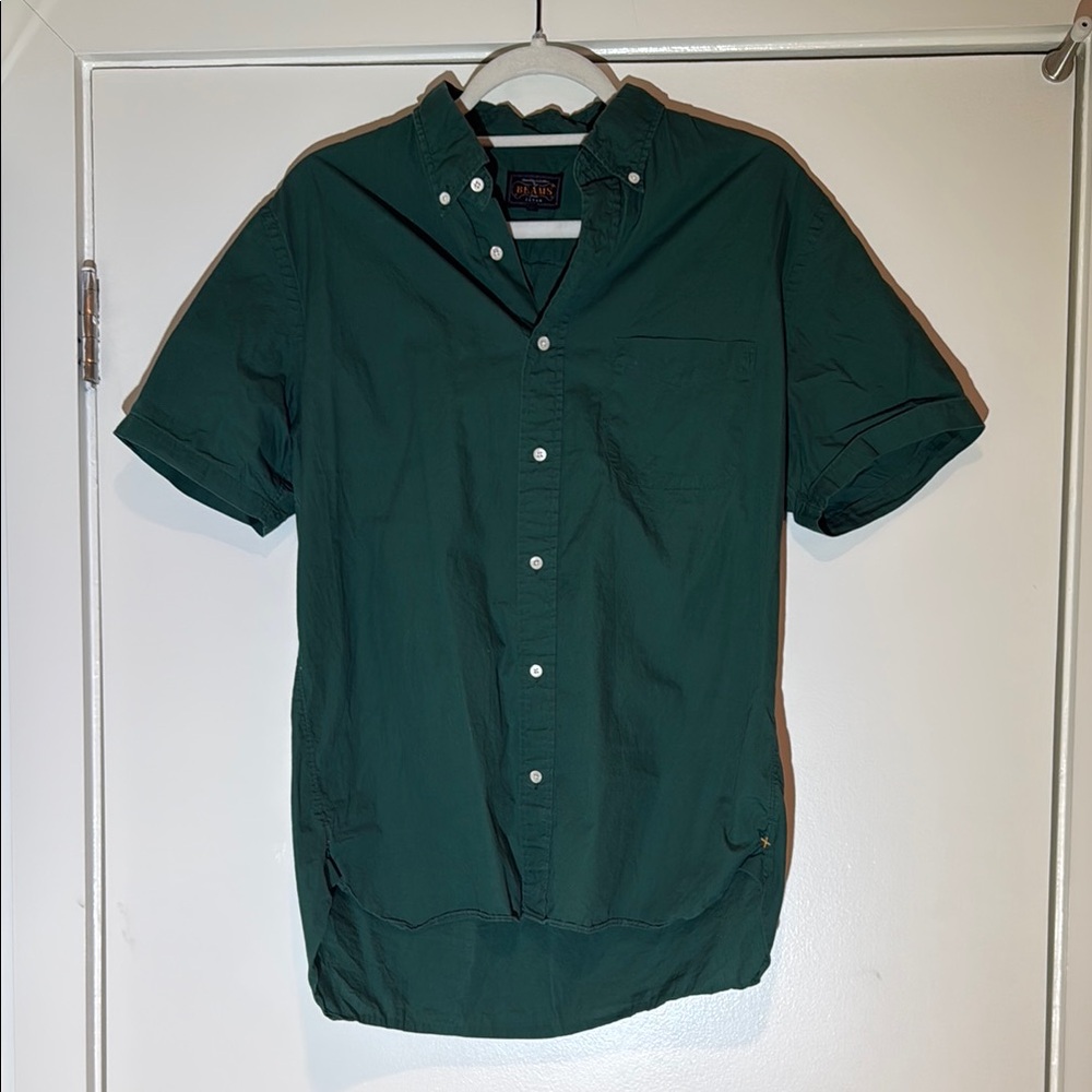 Casual Green Button Down Shirt with Lightweight Fabric